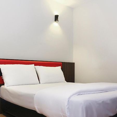 โอโย 90027 แฮปปี้ โฮเต็ล Hotel ยะโฮร์บาห์รู ภายนอก รูปภาพ