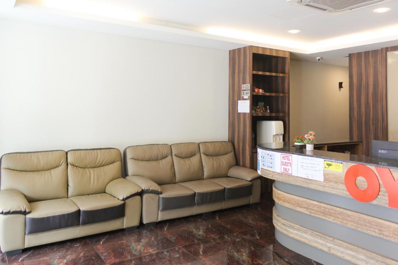 โอโย 90027 แฮปปี้ โฮเต็ล Hotel ยะโฮร์บาห์รู ภายนอก รูปภาพ