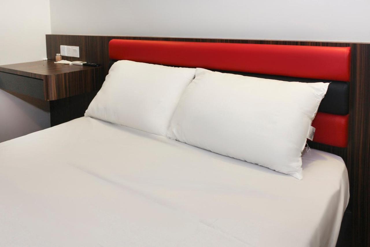 โอโย 90027 แฮปปี้ โฮเต็ล Hotel ยะโฮร์บาห์รู ภายนอก รูปภาพ