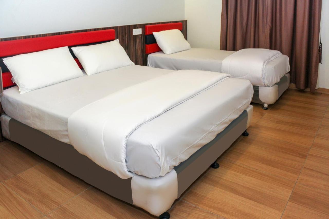 โอโย 90027 แฮปปี้ โฮเต็ล Hotel ยะโฮร์บาห์รู ภายนอก รูปภาพ