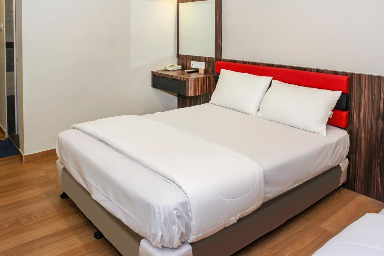 โอโย 90027 แฮปปี้ โฮเต็ล Hotel ยะโฮร์บาห์รู ภายนอก รูปภาพ
